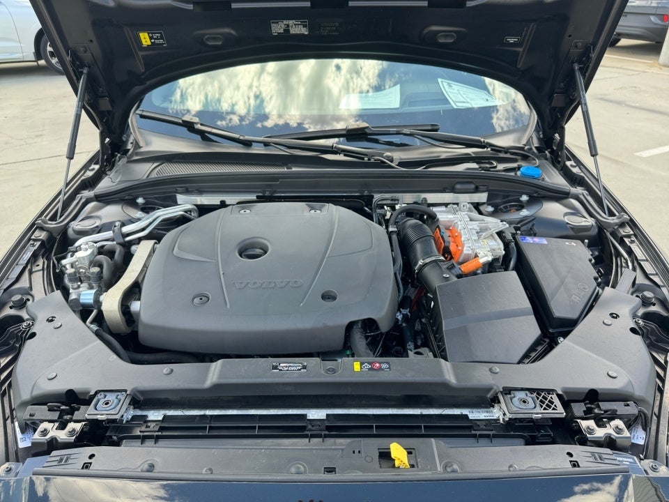 2022 Volvo S60 Recharge Plug-In Hybrid T8 Black Edition R-Design Extended Range